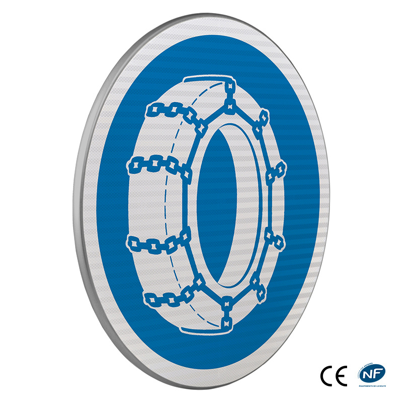 Panneau B26 - Chaînes à neige obligatoires sur au moins deux roues motrices